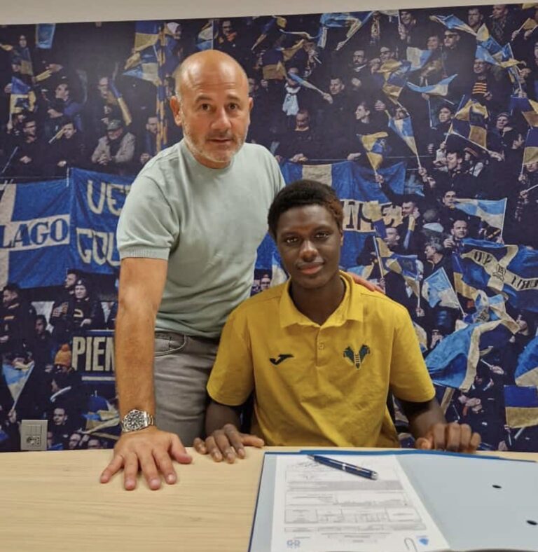 Samba Sy signe son premier contrat professionnel avec le Hellas Vérone