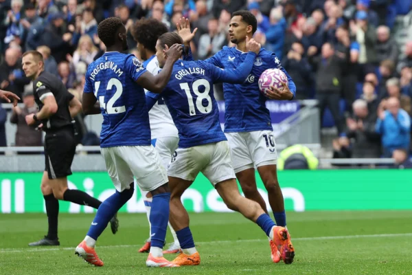 Iliman Ndiaye : un avenir bleu malgré les rumeurs