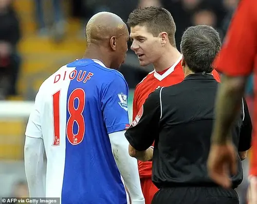 Steven Gerrard critique le recrutement d’El Hadji Diouf à Liverpool
