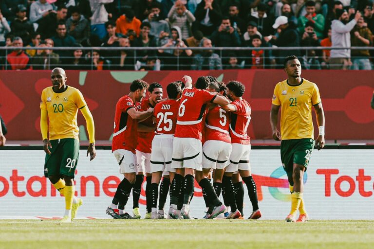 CAN 2025 : L&rsquo;Égypte qualifiée pour les 8es après des décisions arbitrales douteuses.